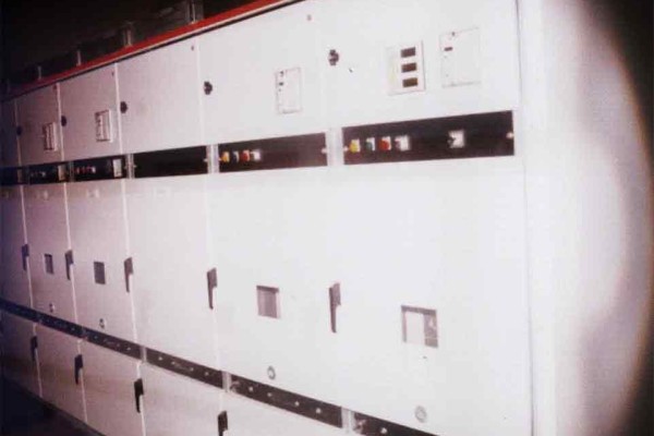 http://bomislimited.com/en/wp-content/uploads/2016/09/LV-ELECTRICAL-CONTROL-PANEL-INSTALLATION-600x400.jpg